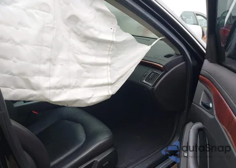 2011 Cadillac Cts Luxury z USA, uszkodzony, nr VIN 1G6DE5EY0B0138822